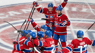 NHL: Dráma v Montreale pre Canadiens. Hutson rozhodol v predĺžení o triumfe nad Tampou, Slafkovský rozdal dva hity