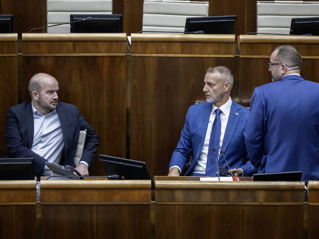 Vznikne v ústave možnosť skrátiť volebné obdobie? Raši a Dubéci pripúšťajú zmenu pravidiel pre referendum