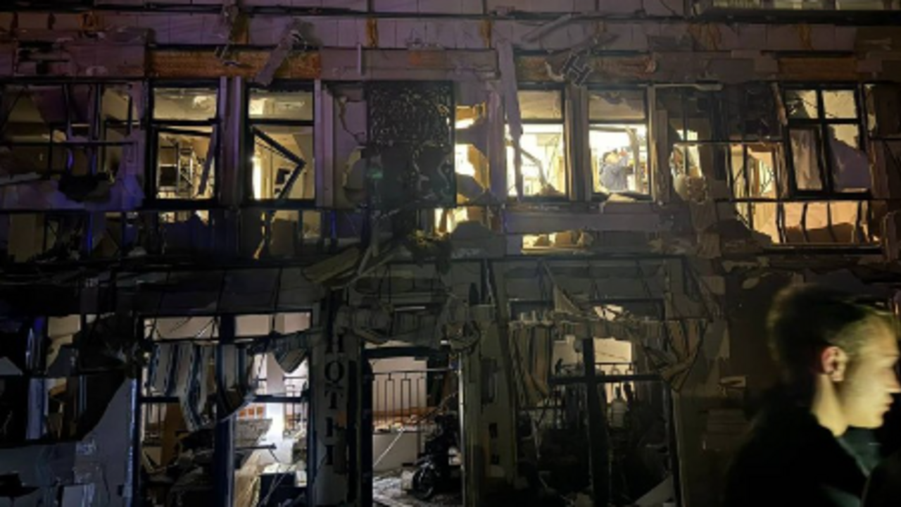 Drony zasiahli domy, paneláky aj autá. Ruský nočný útok na Odesu zranil desať ľudí, medzi nimi sú aj deti