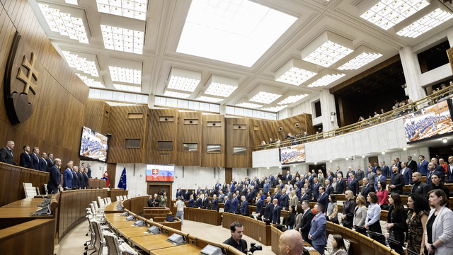 poslanci parlament