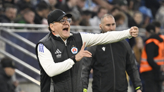 Weiss už neráta s dvoma hviezdami. Po derby sa vyjadril k špekuláciám a poslal odkaz Calzonovi