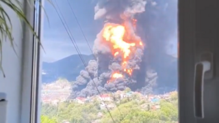 Ruská rafinéria v Tuapse je v plameňoch. Ukrajinské drony opäť zaútočili, Putin vyslal na miesto svojho ministra 