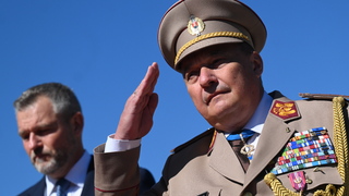 Zmeko skončil. Pellegrini vymenoval nového šéfa armády, toto sú Lorincove priority