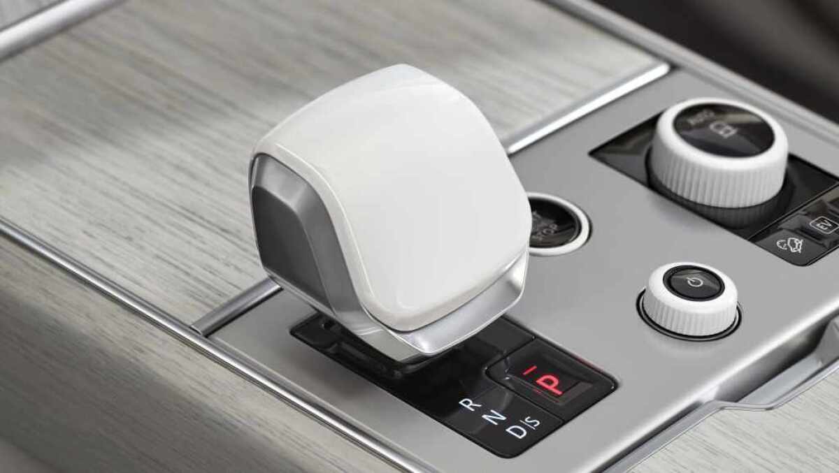 RR_SV_Ultra_27MY_Interior_03_290426.jpg