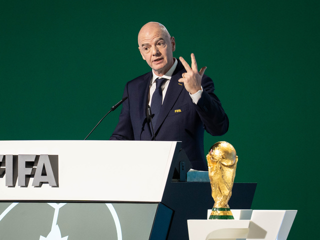 Infantino je pod tlakom, FIFA vyráža do protiofenzívy. Za útokmi na prezidenta vidí koordinované úsilie podkopať organizáciu