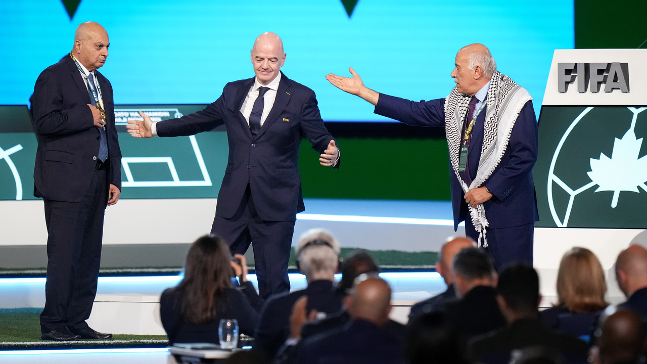 Džibríl Radžúb, Basim Šejch Suliman, Gianni Infantino