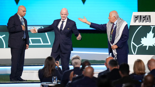 Ruku mu nepodal pred očami celej FIFA. Palestínsky šéf futbalu odmietol izraelského zástupcu a odišiel z pódia