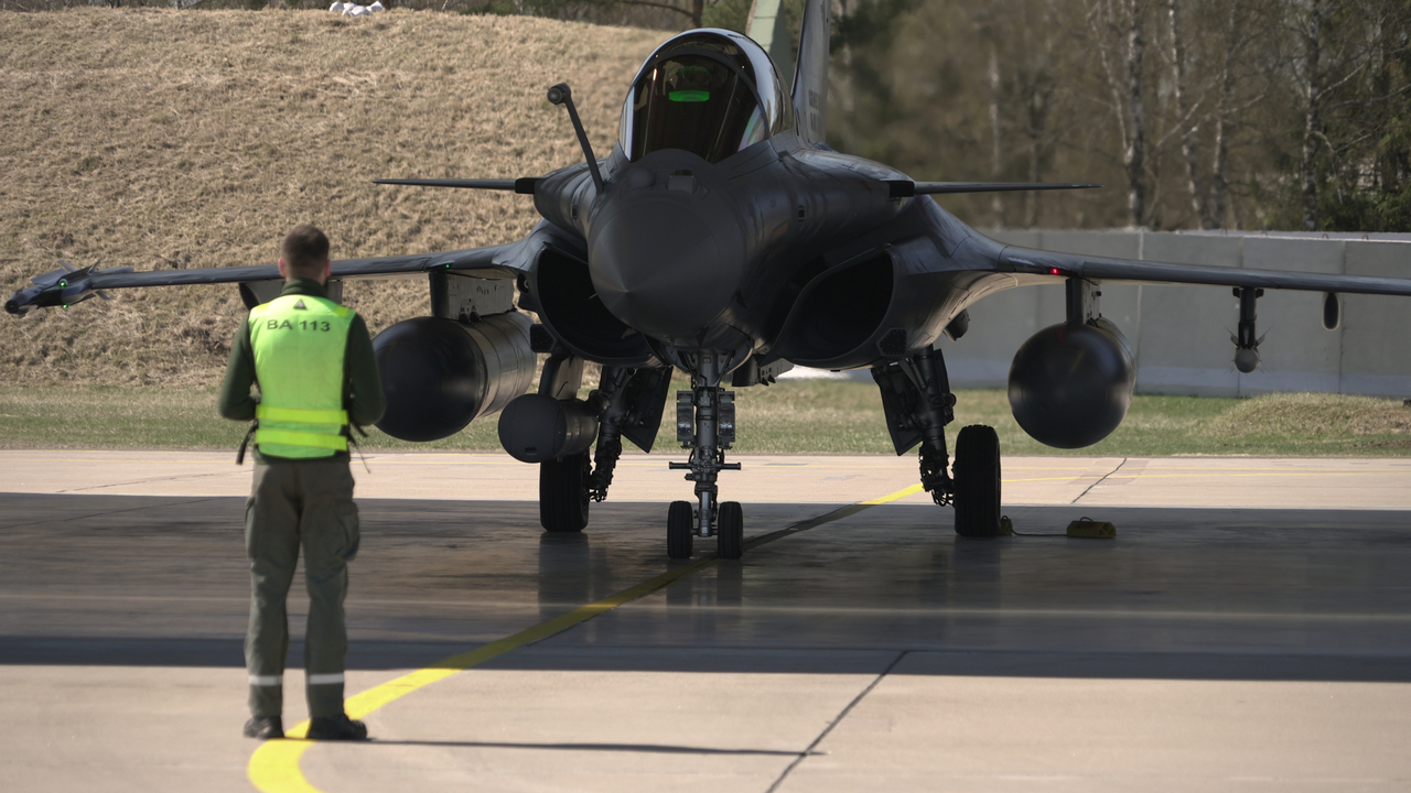 Slovenské F-16 sa zapoja do ochrany Pobaltia. Kaliňák oznámil novú misiu v rámci NATO, začne sa koncom roka 2027