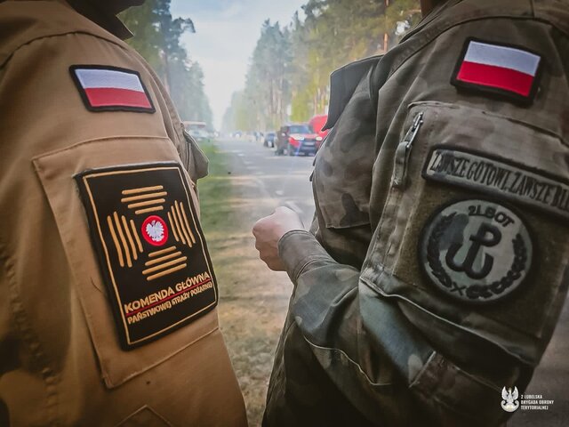 Zásah proti rozsiahlemu požiaru v Poľsku sa skončil tragicky. Lietadlo sa zrútilo, pilot neprežil