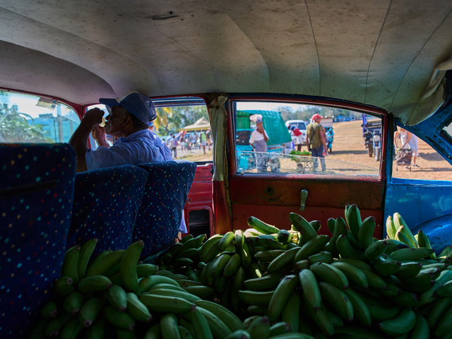 USA zatiaľ neplánujú útok na Kubu. Krajine ponúkli humanitárnu pomoc a internet výmenou za reformy, Havana váha