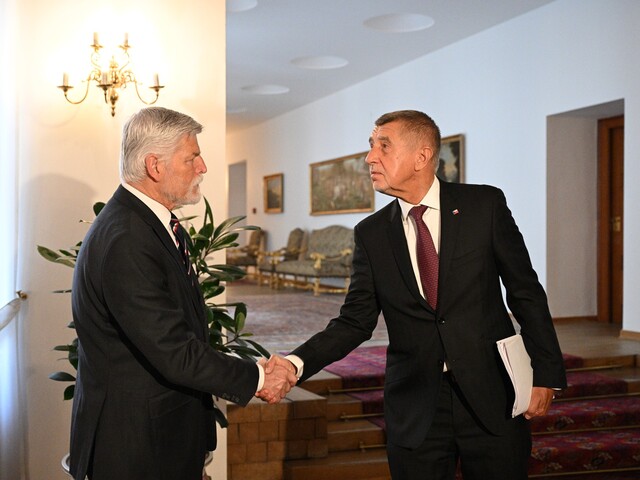 Napätie na Pražskom hrade. Český prezident Pavel a premiér Babiš sa opäť nedohodli na zložení delegácie pre samit NATO
