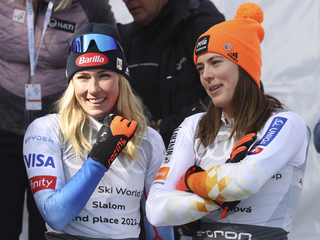 Mikaela Shiffrinová, Petra Vlhová 