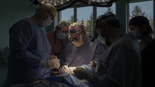 Pacienti a zdravotnícky personál v neustálom riziku. WHO na Ukrajine overila vyše tritisíc útokov na zdravotníctvo
