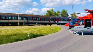 Nehoda na nechránenom priecestí. Pri zrážke vlaku s osobným autom sa v okrese Partizánske zranilo päť ľudí