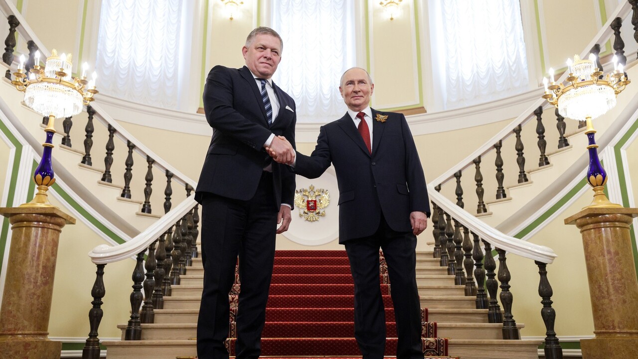 Jediný líder z EÚ na oslavách v Rusku. Fico sa stretol s Putinom, vojenskú prehliadku však vynechal