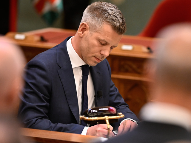 Maďarsko má nového premiéra: Nebudem vládnuť, ale slúžiť, vyhlásil Magyar. Orbán po desaťročiach opúšťa parlament
