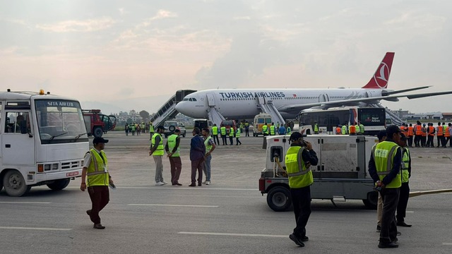 lietadlo turkish airline pneumatika horela