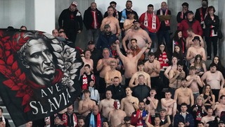 Kontumácia, zavretý štadión, obria pokuta. Slavia dostala rekordný trest za vyčíňanie svojich ultras. Došlo aj na Spartu