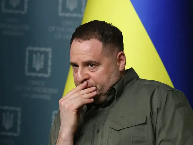 Ukrajinská protikorupčná prokuratúra pritvrdzuje. Pre Jermaka žiada väzbu alebo miliónovú kauciu