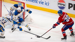NHL: Slafkovský bodoval, Montreal však nevyužil veľkú šancu. Buffalo vyrovnalo sériu