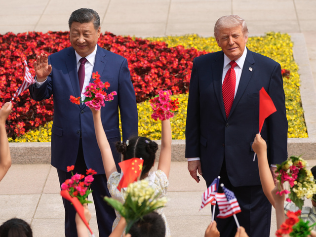 Partneri, nie rivali? Si Ťin-pching prijal v Pekingu Trumpa s delegáciou, prišiel aj Elon Musk a šéf Apple Tim Cook