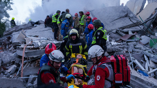 Po útokoch pri slovenskej hranici prišiel ďalší úder na Ukrajinu. Rusko masívne bombarduje Kyjev, poslalo 670 dronov