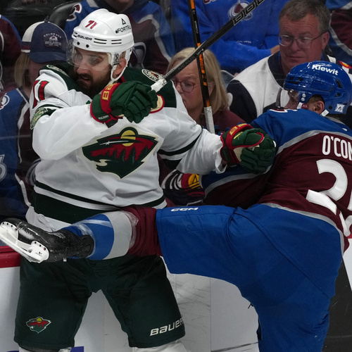 Wild_Avalanche_Hockey338148.jpg