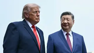 To, ako sa Trump správa, je ťažké ignorovať. Naposledy to skúsil na prezidenta Číny a „bitku s rukami“ prehral