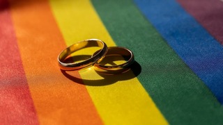 Zlom v katolíckom Poľsku. Prvýkrát uznali manželstvo homosexuálneho páru uzavreté v zahraničí