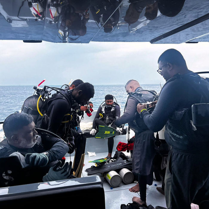 Maldivy záchranná akcia potápači