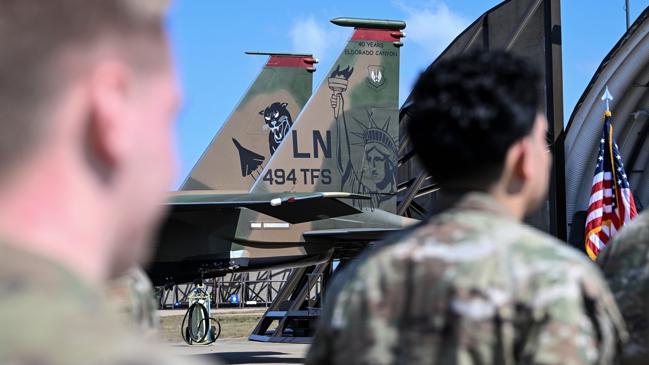 americkí vojaci USA stíhačka stíhacie lietadlo americká stíhačka armáda