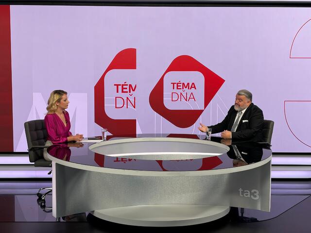 Je ľavica v Európe mŕtva? / Sú Smer a Hlas ešte stále SD? / Politika dva roky po atentáte / Čo získal Trump v Číne?