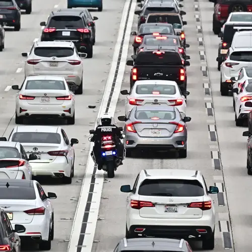 diaľnica USA elektromobily polícia policajt