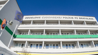 Cudzinecká polícia mení adresu. Staré priestory už nezvládali nápor, Šutaj Eštok sľubuje zrýchlenie konaní
