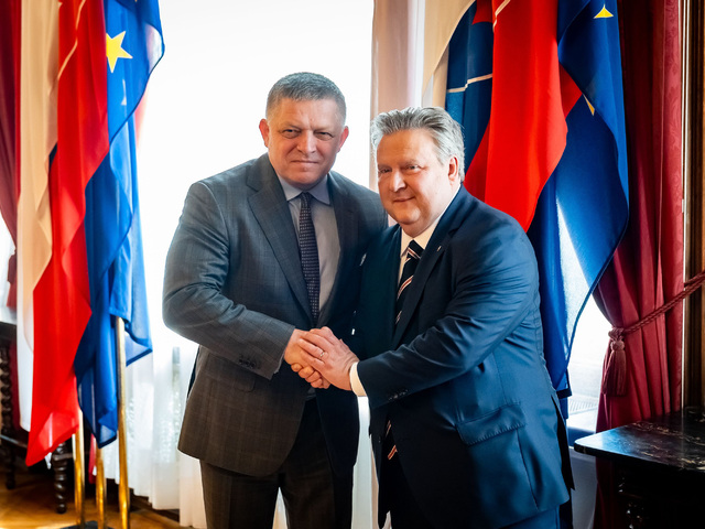 Hľadal inšpiráciu v Rakúsku. Fico vo Viedni riešil nájomné bývanie a možnosti, ako na Slovensku zrýchliť výstavbu