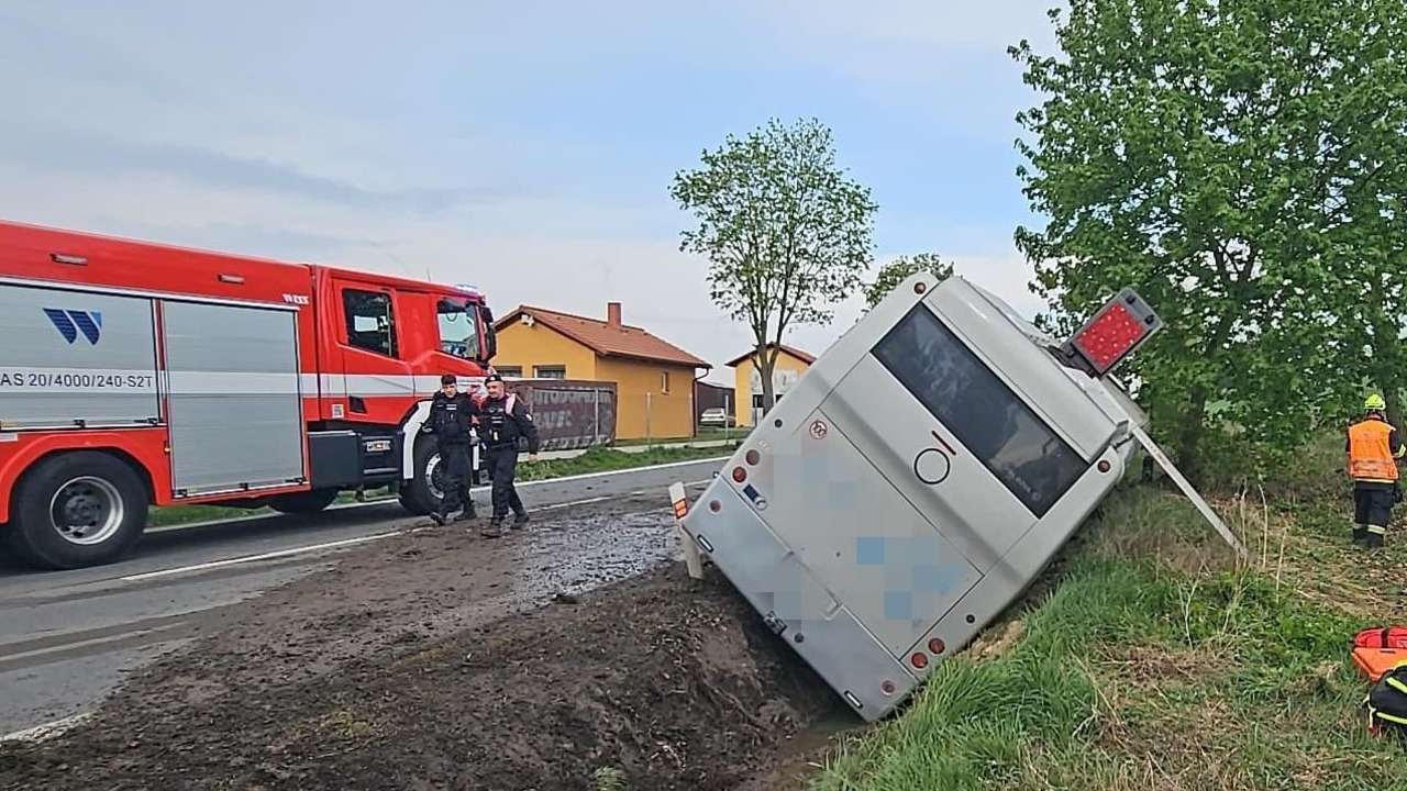 autobus nehoda