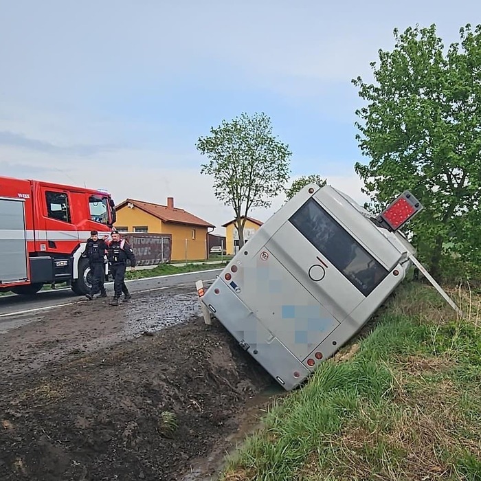 autobus nehoda
