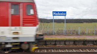 Madunice vlak železničná doprava 