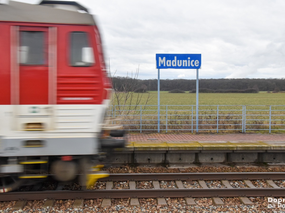 Madunice vlak železničná doprava 