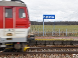 Madunice vlak železničná doprava 