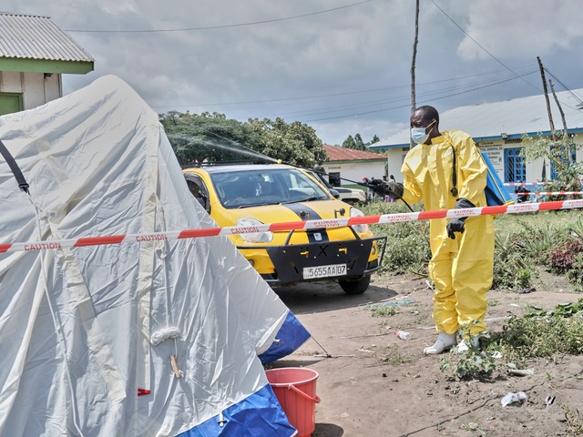 Riziko, že sa ebola rozšíri globálne, je nízke. WHO: Vakcína proti variantu vírusu bude až o niekoľko mesiacov