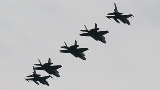 Na poľskej základni pristáli prvé americké stíhačky F-35. Minister obrany tvrdí, že zmenia tvár celej armády