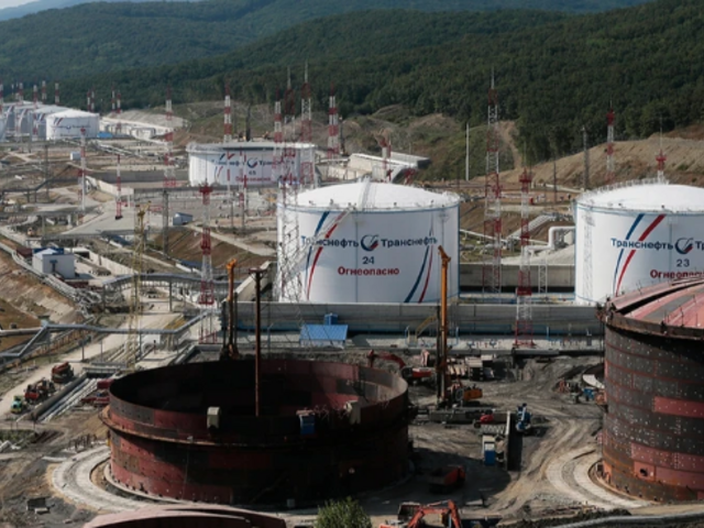 Ukrajina udrela na jeden z najväčších ropných terminálov. Drony zasiahli tanker a vojnové lode