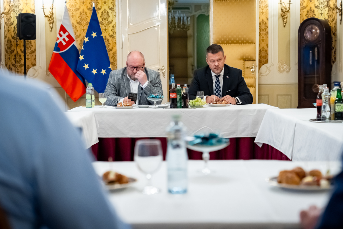 Huhiak, Migaľ, koaličná rada