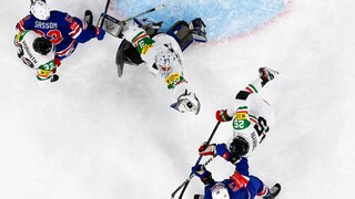 USA rozprášili Maďarsko a stále majú play-off pod kontrolou. V utorok zabojujú s Rakúskom o postup