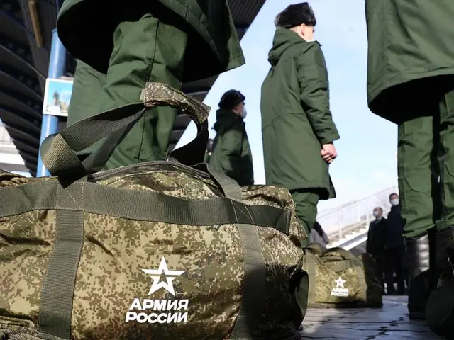 Odpustia sa vám dlhy, pokojne aj 10 miliónov rubľov. Ako? Stačí narukovať do armády, sľúbil Putin 