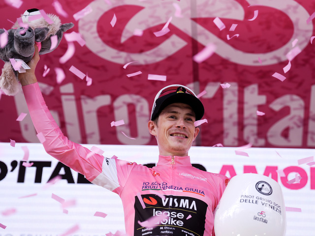 Dán Jonas Vingegaard suverénne vyhral horskú 16. etapu Giro d’Italia. Slovák Kubiš obsadil 151. pozíciu
