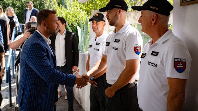 Šutaj Eštok policajt policajti