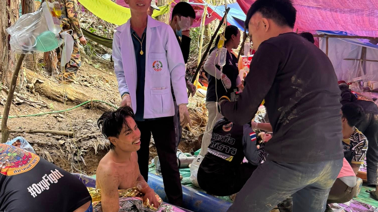 Laos, zachránení z jaskyne