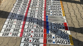 Akcia Jastrab odhalila miliónové podvody na západe Slovenska. Polícia zaistila luxusné autá a zmrazila účty